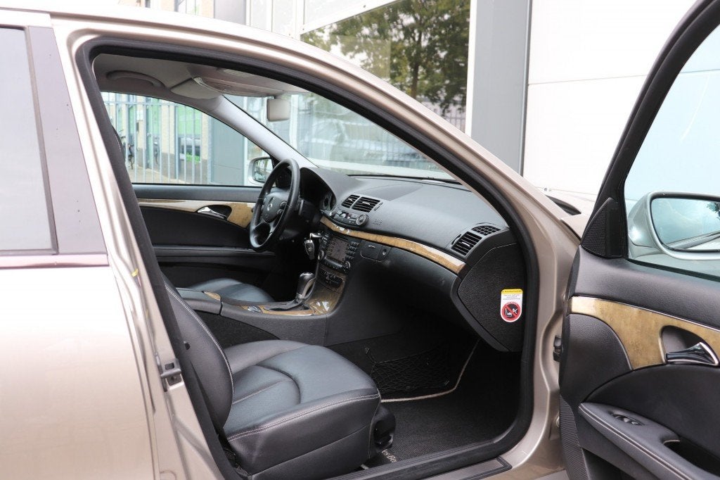 Mercedes-benz E-KLASSE 280 AVANTGARDE AUT/ORIG.NL/BLIJVEND Y, Auto's, Automaat, Gebruikt, Bedrijf, Euro 4