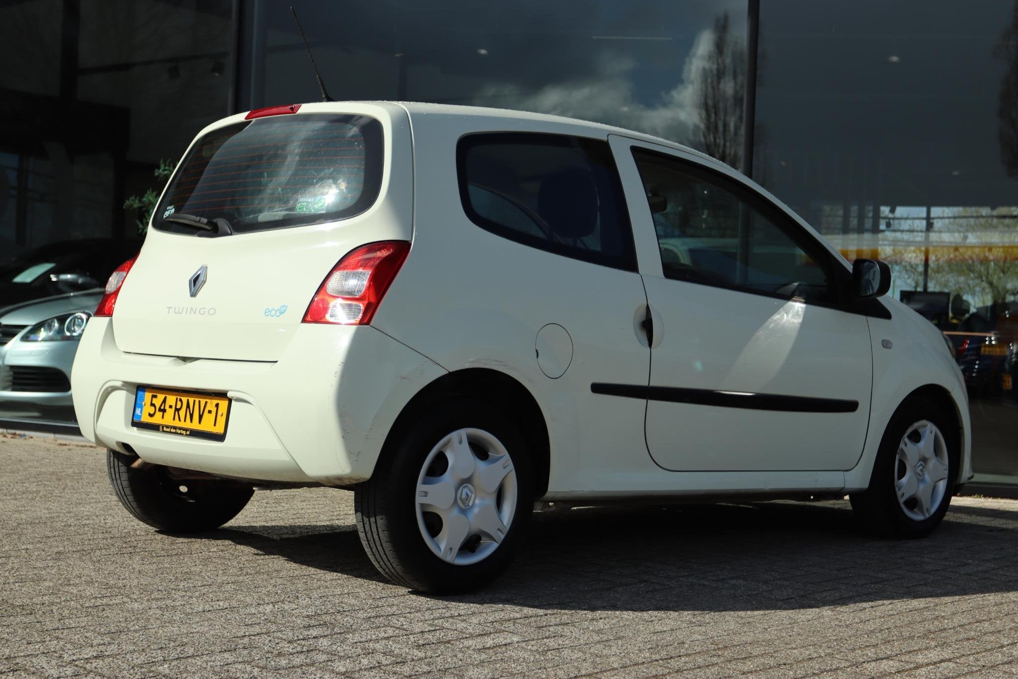 RENAULT TWINGO 1.2-16V AUTHENTIQUE | AIRCO | CENTR DEURVERGR, Gebruikt, 4 cilinders, 4 stoelen, Bedrijf
