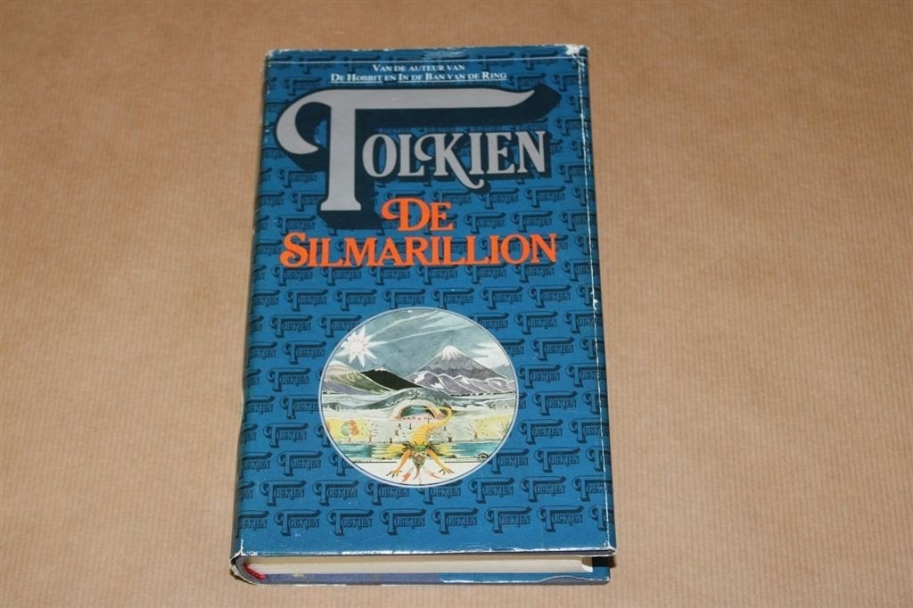 De silmarillion. Tolkien. Hardcover + omslag., Boeken, Fantasy, Gelezen, Ophalen of Verzenden