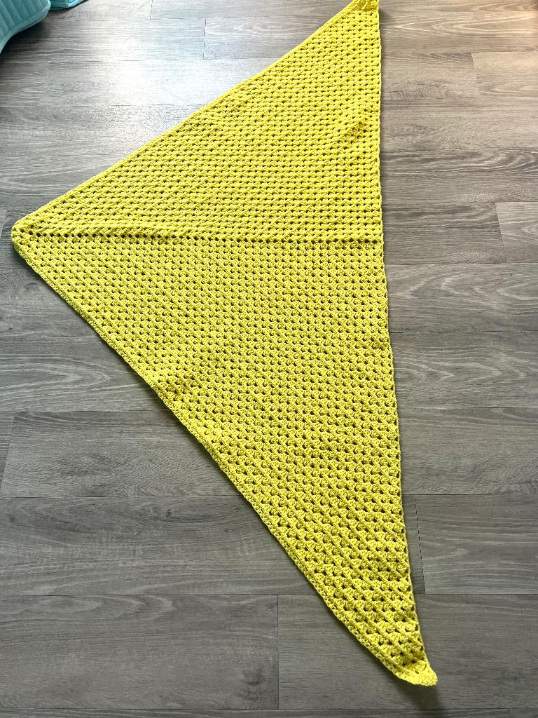 Mooie warme gele omslagdoek NIEUW., Ophalen of Verzenden, Nieuw