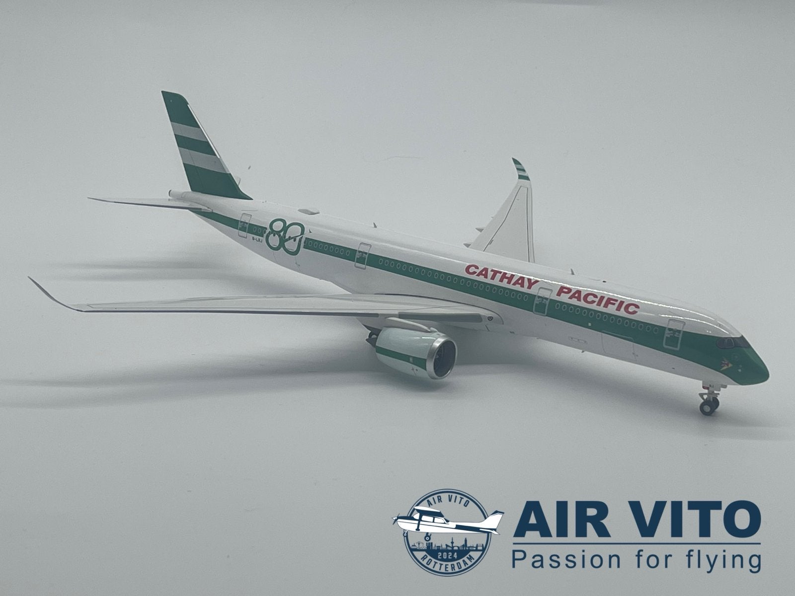 Airbus A350-900 Cathay Pacific “80th Anniversary Livery”, Verzamelen, 2992jb, Schaalmodel, Ophalen of Verzenden, Operations@airvito.com
