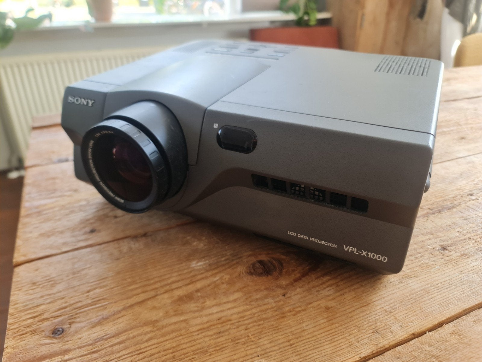 Sony VPL-X1000 LCD Data Projector Defect!, Audio, Tv en Foto, Gebruikt, Ophalen of Verzenden, LCD, Sony
