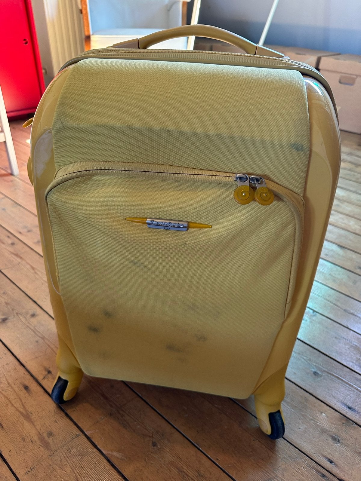 Samsonite reiskoffer geel met slot en wieltjes, Ophalen, 30 cm of meer, Gebruikt, 55 tot 75 cm