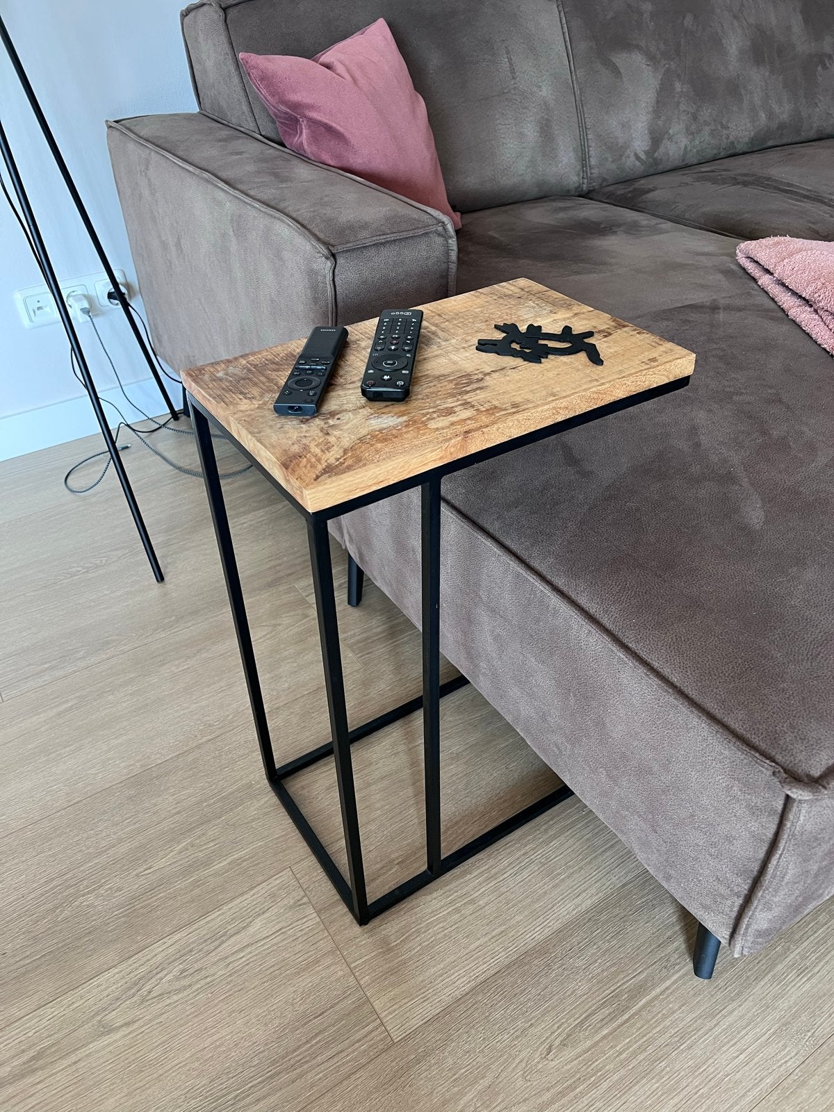 Bijzettafel massief mangohout - Leenbakker, Minder dan 55 cm, Zo goed als nieuw, Industrieel, Rechthoekig