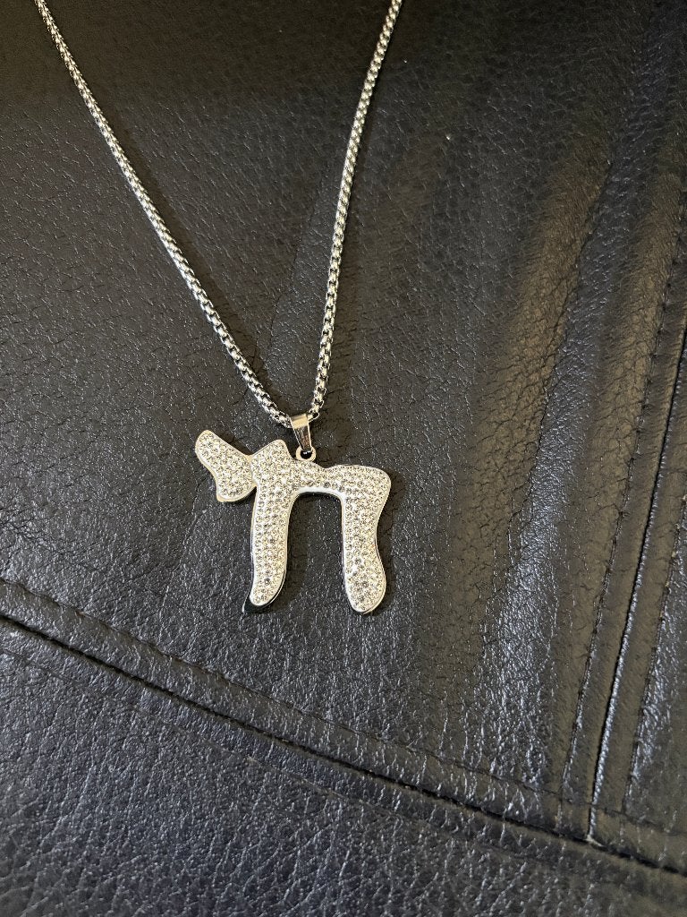 RVS Ketting Chai  bezaaid met Rhinestone  in zilverkleur, Overige materialen, Met strass, Nieuw, Ophalen of Verzenden