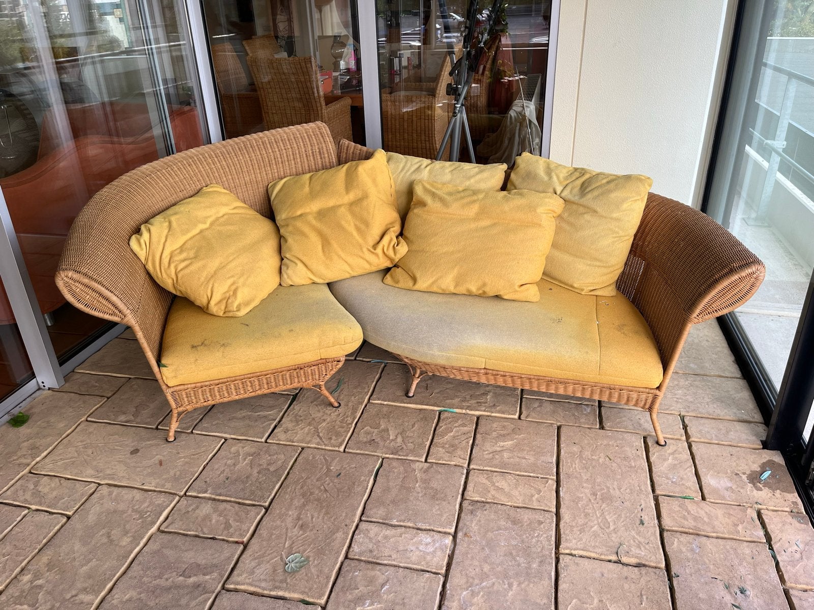 Rolf Benz. Rotan bank met gele bekleding - 2 delen, Ophalen, Gebruikt, 100 tot 125 cm, Driepersoons