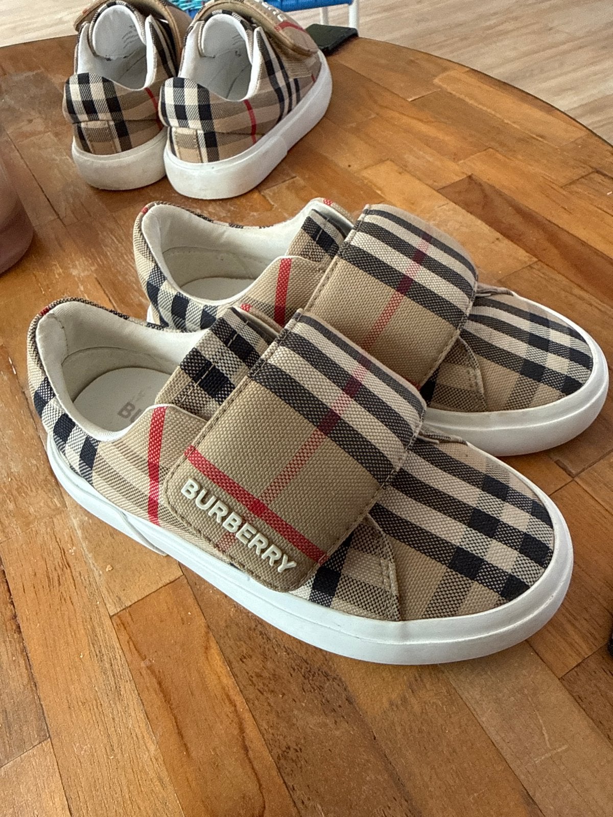 Originele Burberry sneakers maat 28 - Zo goed als nieuw, Ophalen, Zo goed als nieuw, Jongen of Meisje, Schoenen