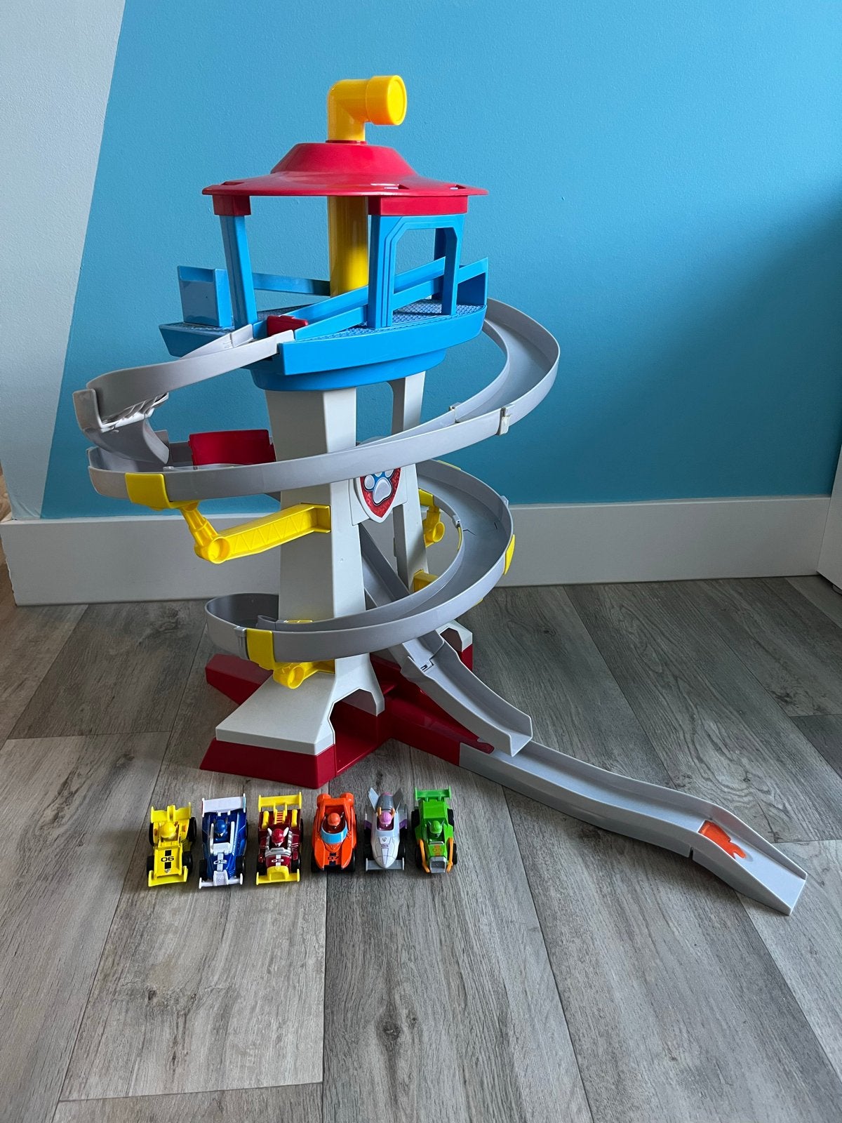 Paw Patrol Uitkijktoren met 6 Raceauto's - Gebruikt, Ophalen, Gebruikt