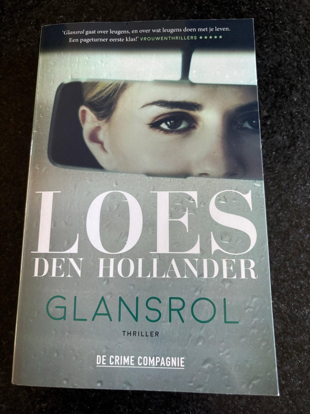 Loes den Hollander - Glansrol (Thriller), Boeken, Ophalen of Verzenden, Zo goed als nieuw, Nederland
