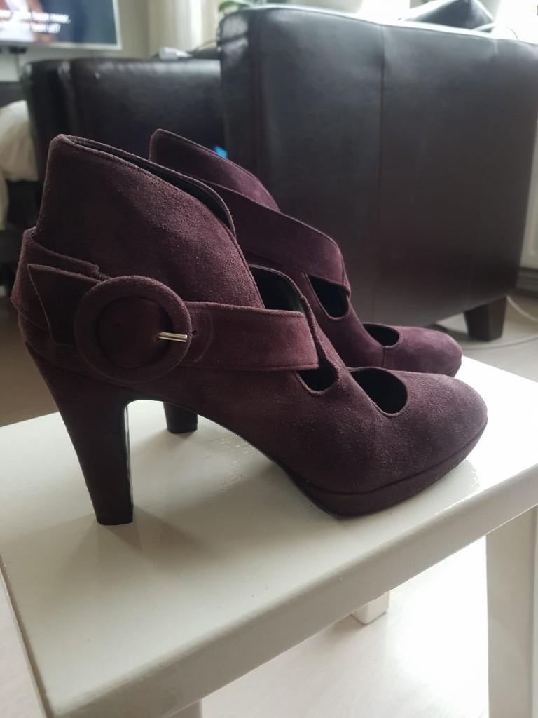 Nw, Cypres, donker paarse suede schoenen, mt 39. Hak 10 cm, Overige kleuren, Nieuw, Ophalen of Verzenden, Schoenen met hoge hakken