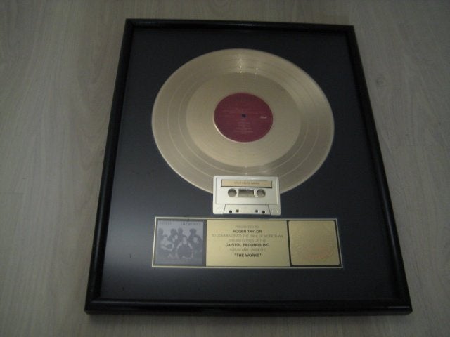 Queen – The works - R.I.A.A. Award – 1990, Ophalen of Verzenden, Gebruikt, Cd of Plaat
