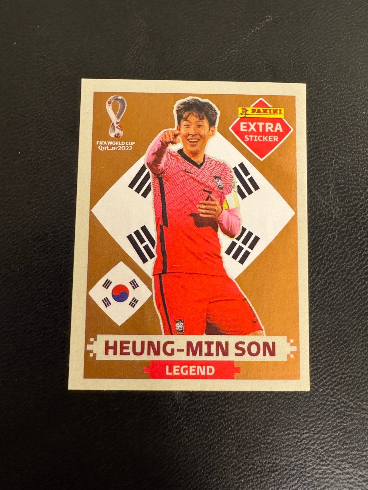Panini Qatar 2022 Extra Sticker Hueng- Min Son, Ophalen of Verzenden, Zo goed als nieuw, Buitenlandse clubs, Poster, Plaatje of Sticker