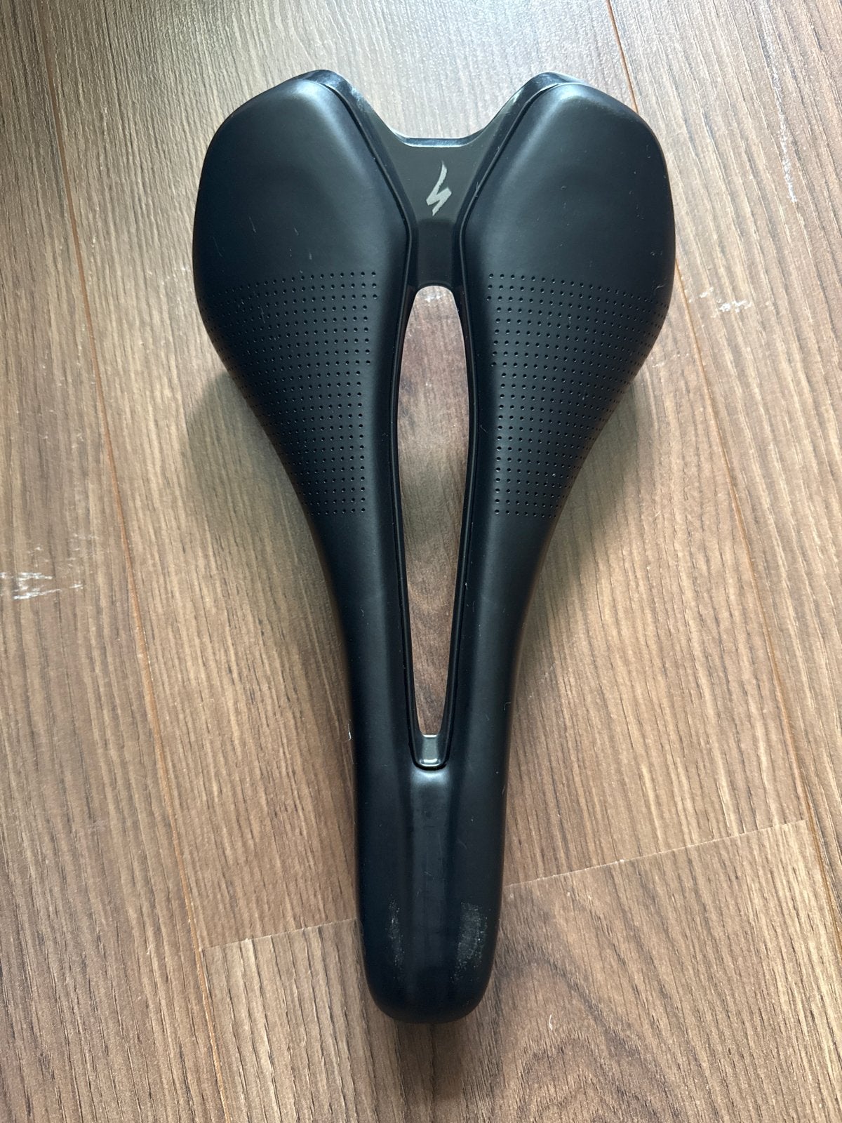 Specialized Power Comp Zadel 143mm - Zo goed als nieuw, Fietsen en Brommers, Fietsonderdelen, Overige materialen, Ophalen of Verzenden
