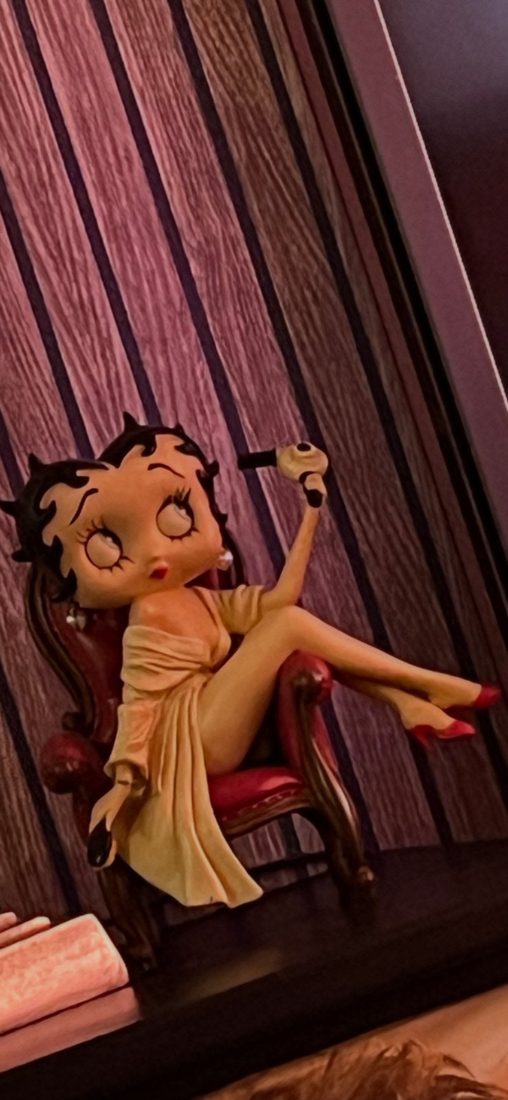 Betty boop beeldje, Ophalen