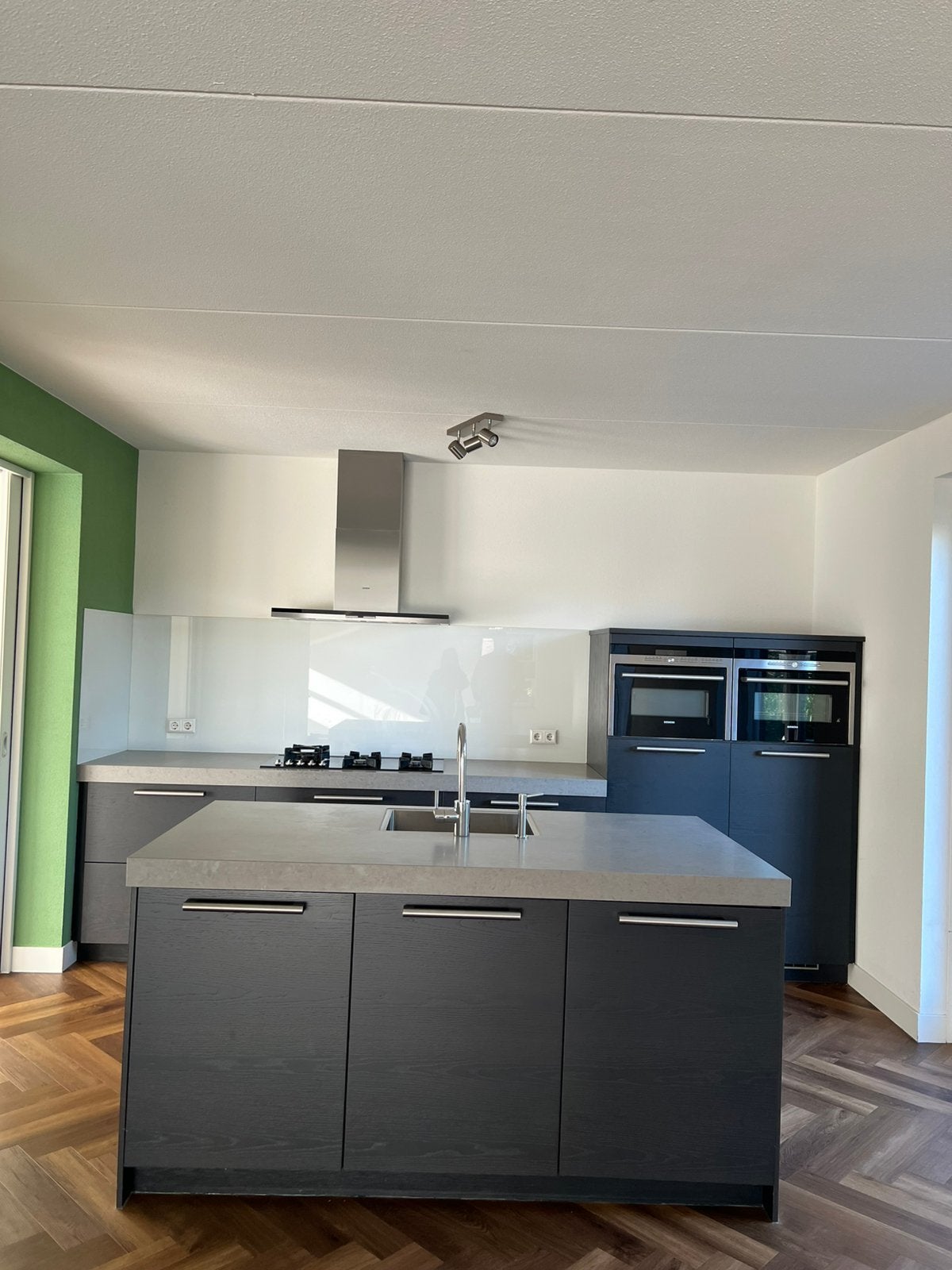 Complete keuken, Ophalen, Zo goed als nieuw, Hout, Met kookeiland