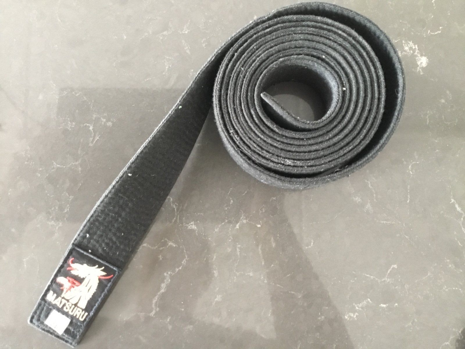 Matsuru Zwarte Vechtsportband - Maat 280, Sport en Fitness, Ophalen of Verzenden, Nieuw, Overige, Vechtsportmateriaal