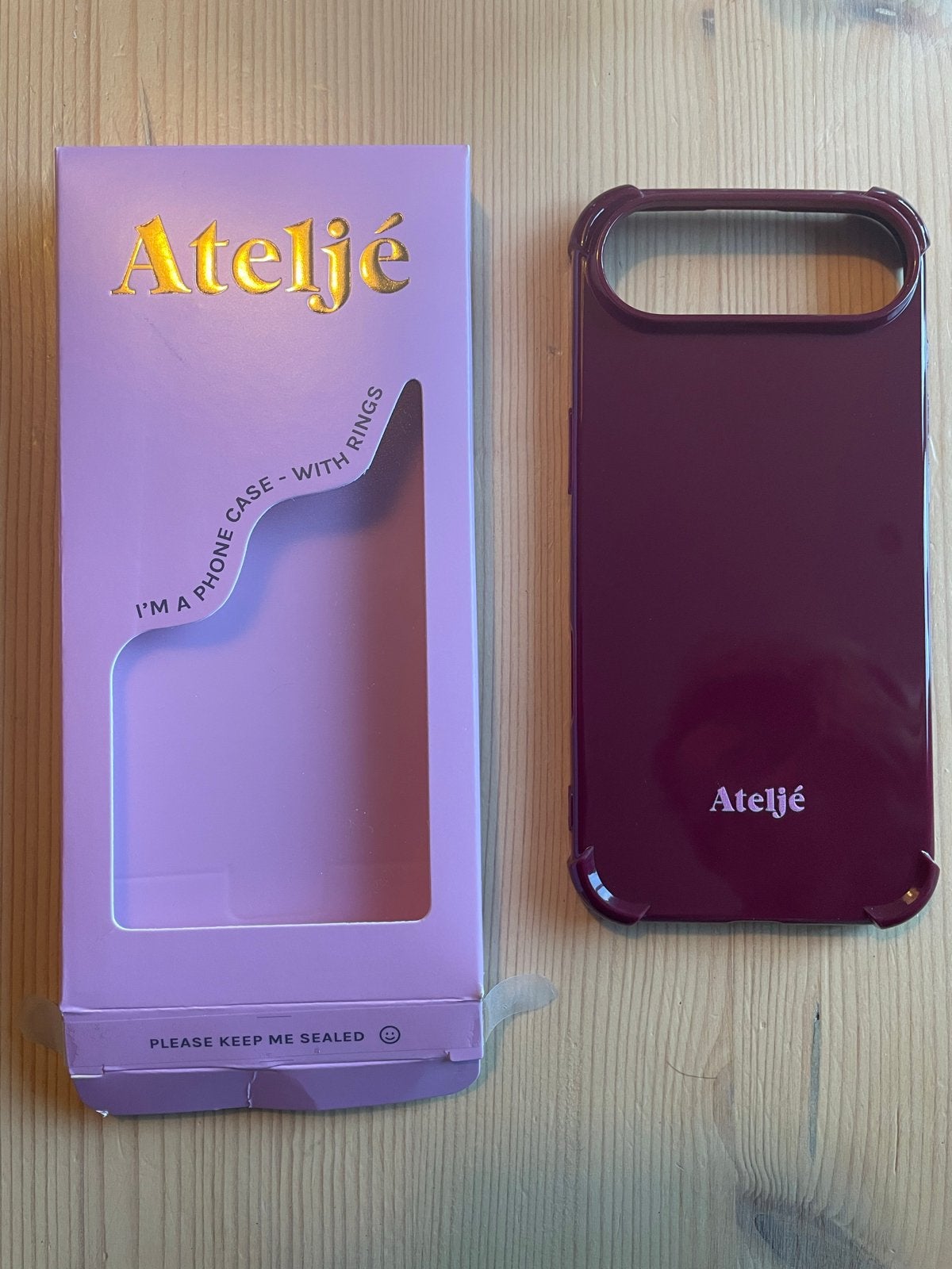 Atelje - iphone 17 air case - bold burgundy, Telecommunicatie, Ophalen of Verzenden, Nieuw, IPhone 17, Paars