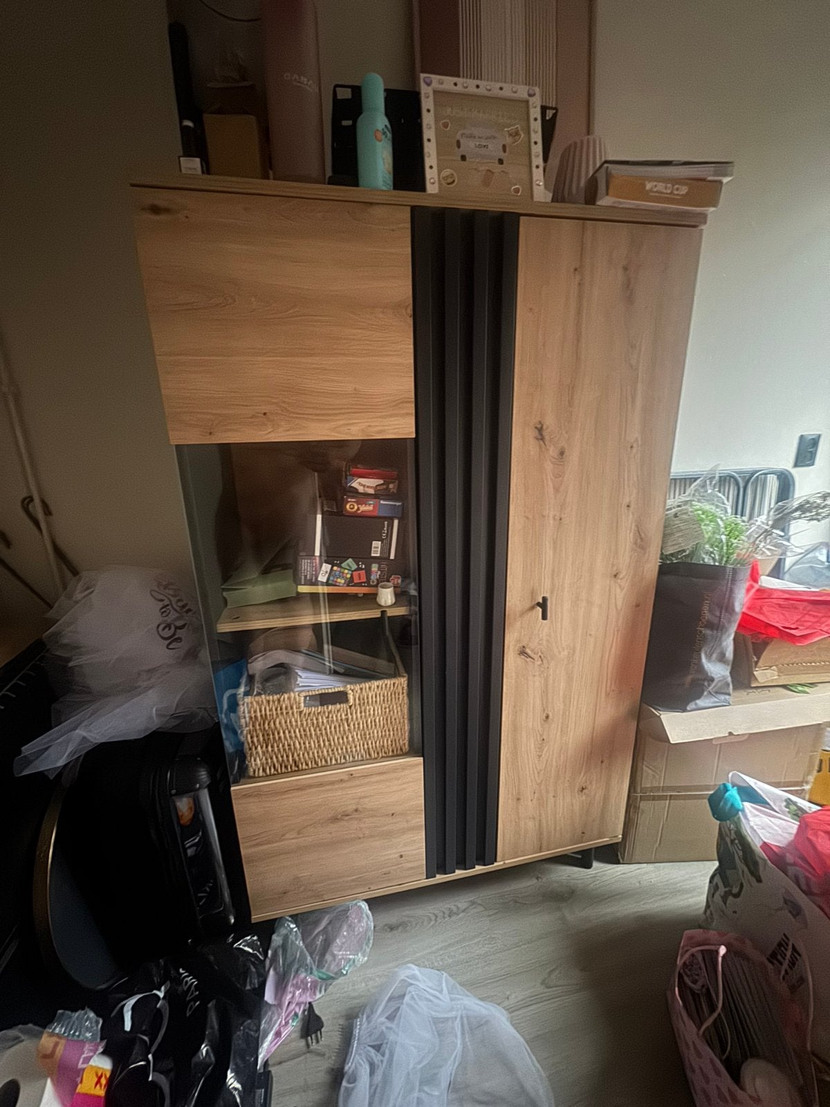 Meubella - Vitrinekast Marcos - Eiken, Ophalen, Zo goed als nieuw, Minder dan 150 cm, 150 tot 200 cm
