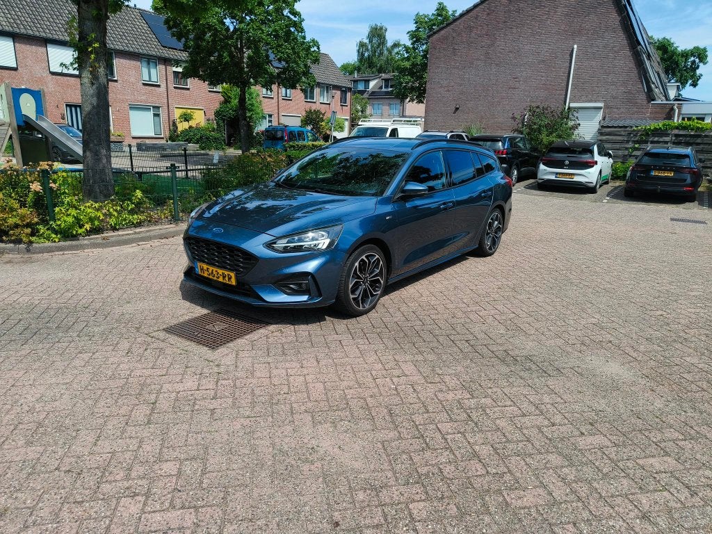 Ford Focus Wagon - 1.5 EcoBoost ST Line Automaat, 1345 kg, Blauw, Stationwagon, Particulier
