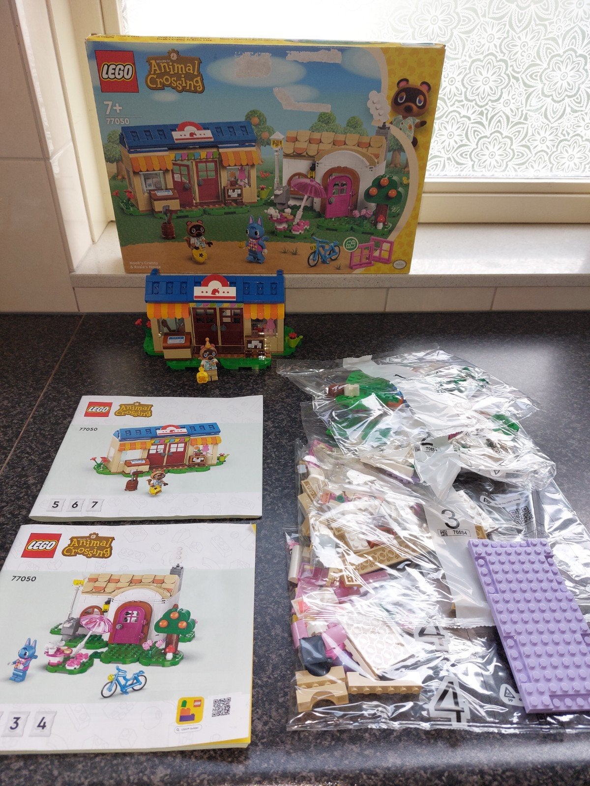 LEGO Animal Crossing  Nook's Cranny & Rosie's House 77050., Ophalen of Verzenden