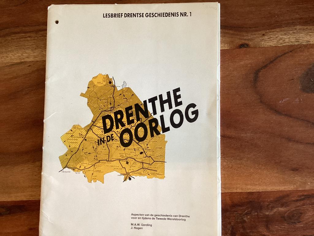 Lesbrief Drenthe in oorlog N.A.W. Gerding, Boeken, 20e eeuw of later, Ophalen of Verzenden, Zo goed als nieuw, M.A.W. Gerding en J. Hagen