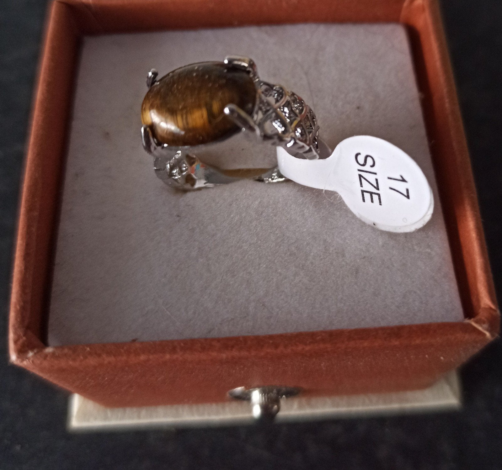 Zilveren ring, met tijger oog., Nieuw, Ophalen of Verzenden, Kleiner dan 17, Dame