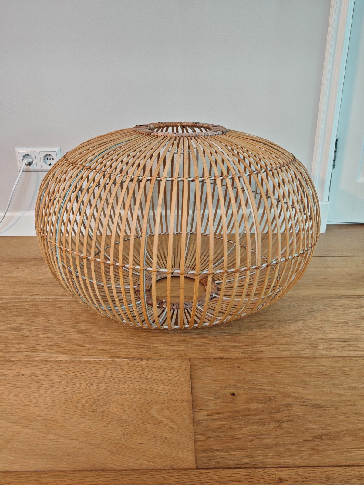 Prachtige rotan hanglamp - 68 cm breed, 44 cm hoog, Ophalen, Gebruikt, Natuurlijk materiaal