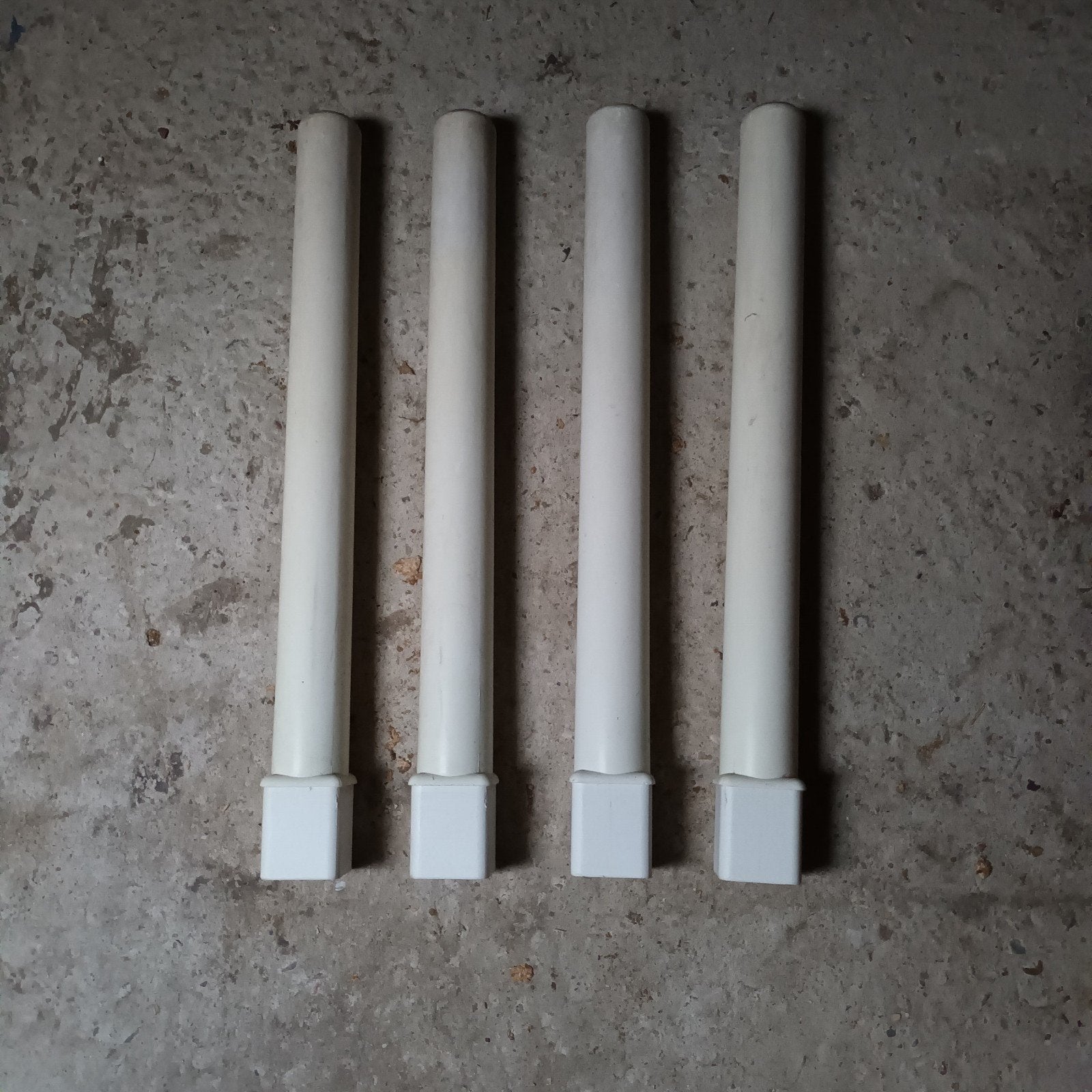 4 Gratis Tuintafel Poten, Ophalen of Verzenden, Kunststof