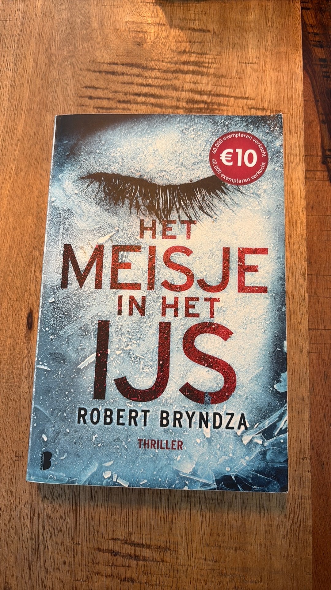 Robert Bryndza - Het meisje in het ijs, Boeken, Thrillers, Zo goed als nieuw, Ophalen of Verzenden