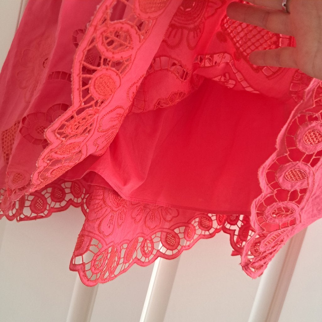 Karen Millen rok met borduursels koraal roze mt 36 art 48886, Karen Millen, Karen Millen, ., Ophalen of Verzenden