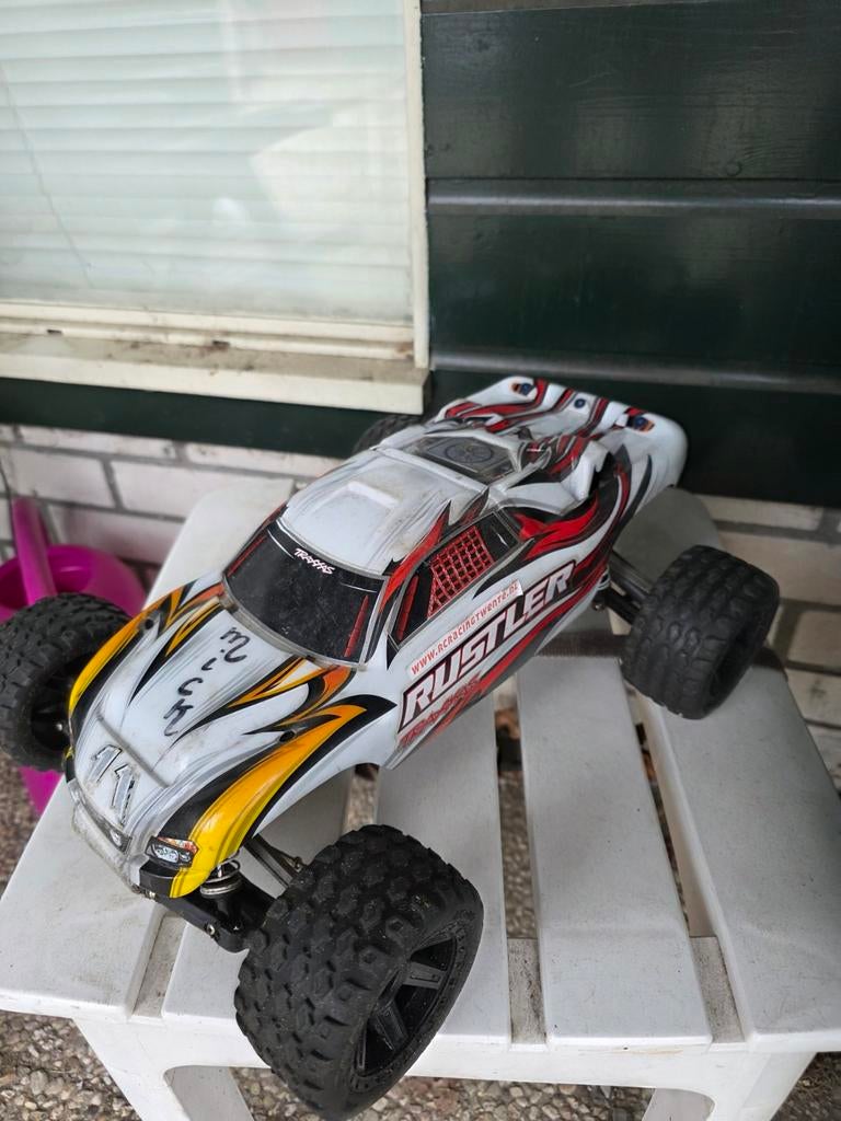 Traxxas rustler 2wielaandrijving, Ophalen, Auto offroad