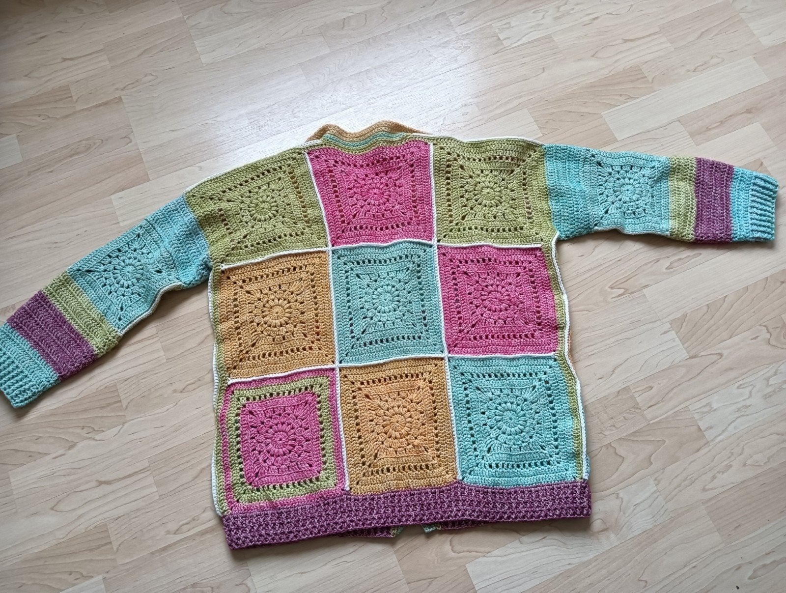 Gehaakt vest met granny squares - Meerkleurig, Meerkleurig, Maat 42/44 (L), Nieuw, Ophalen of Verzenden