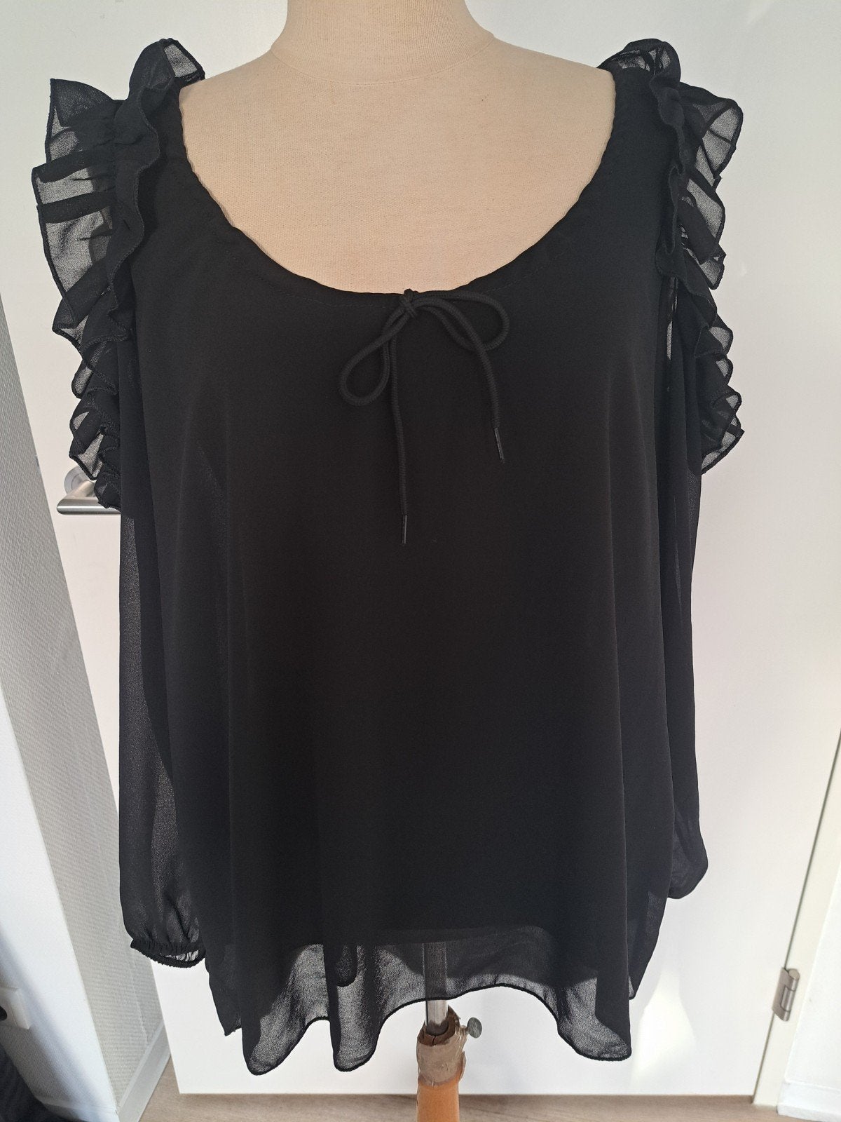 tuniek ruffle tot 44/46 zwart, Verzenden, Zo goed als nieuw, Zwart, Lange mouw