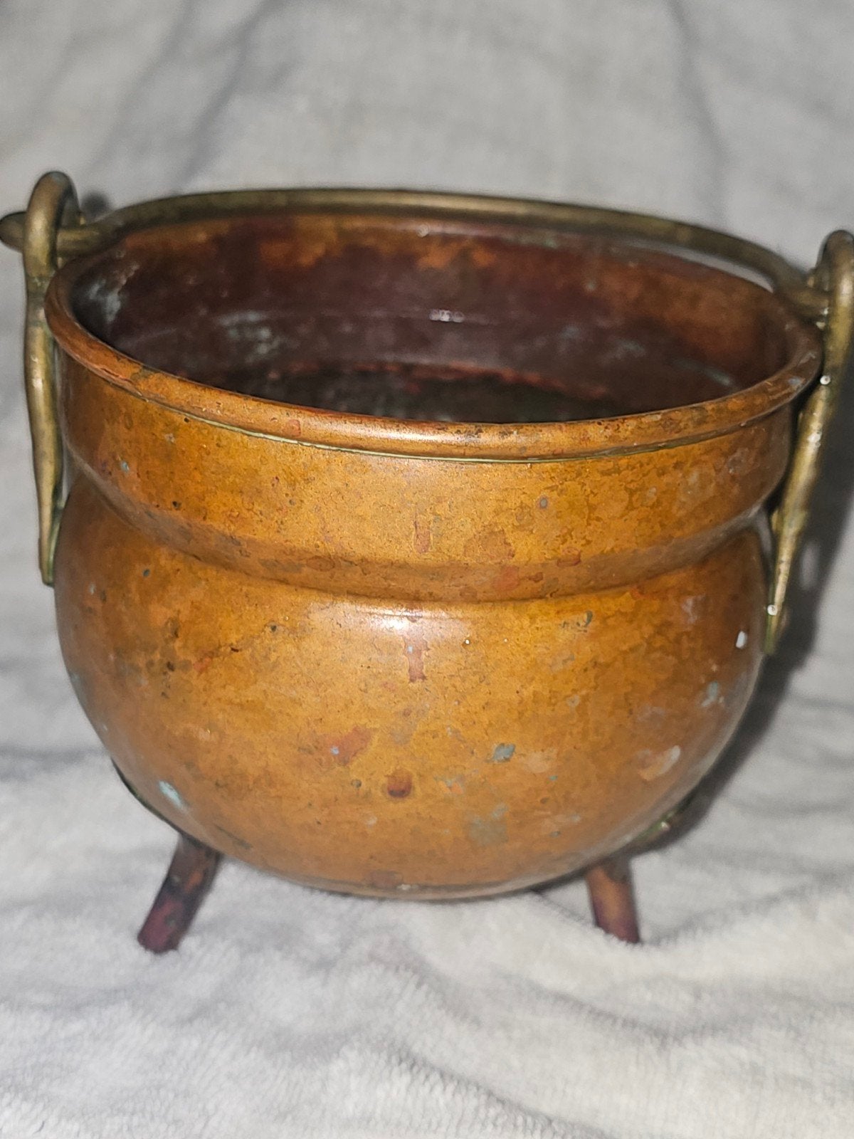 Antieke Bronzen-Koperen Pot cauldron Ketel met Drie Poten en, Ophalen of Verzenden, Koper