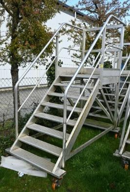 Metalen trap met platform op wielen 7 treden, Doe-het-zelf en Verbouw, Ladders en Trappen, Ophalen, Gebruikt, Trap, 2 tot 4 meter