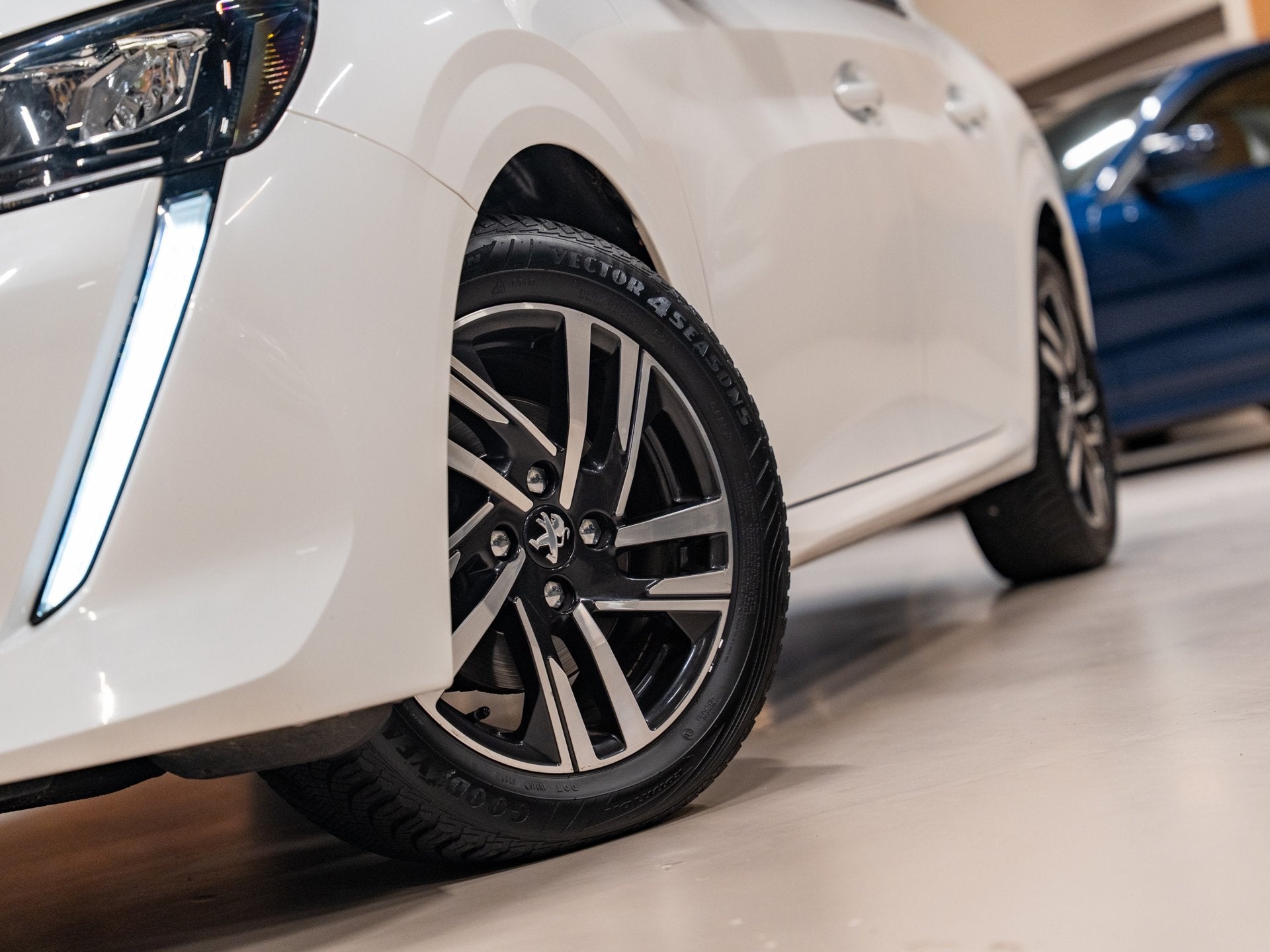 Peugeot 208 1.2 AUT PureTech Blue Allure, Apple Carplay, Vir, Auto's, Gebruikt, Parkeersensor, Origineel Nederlands, 3 cilinders