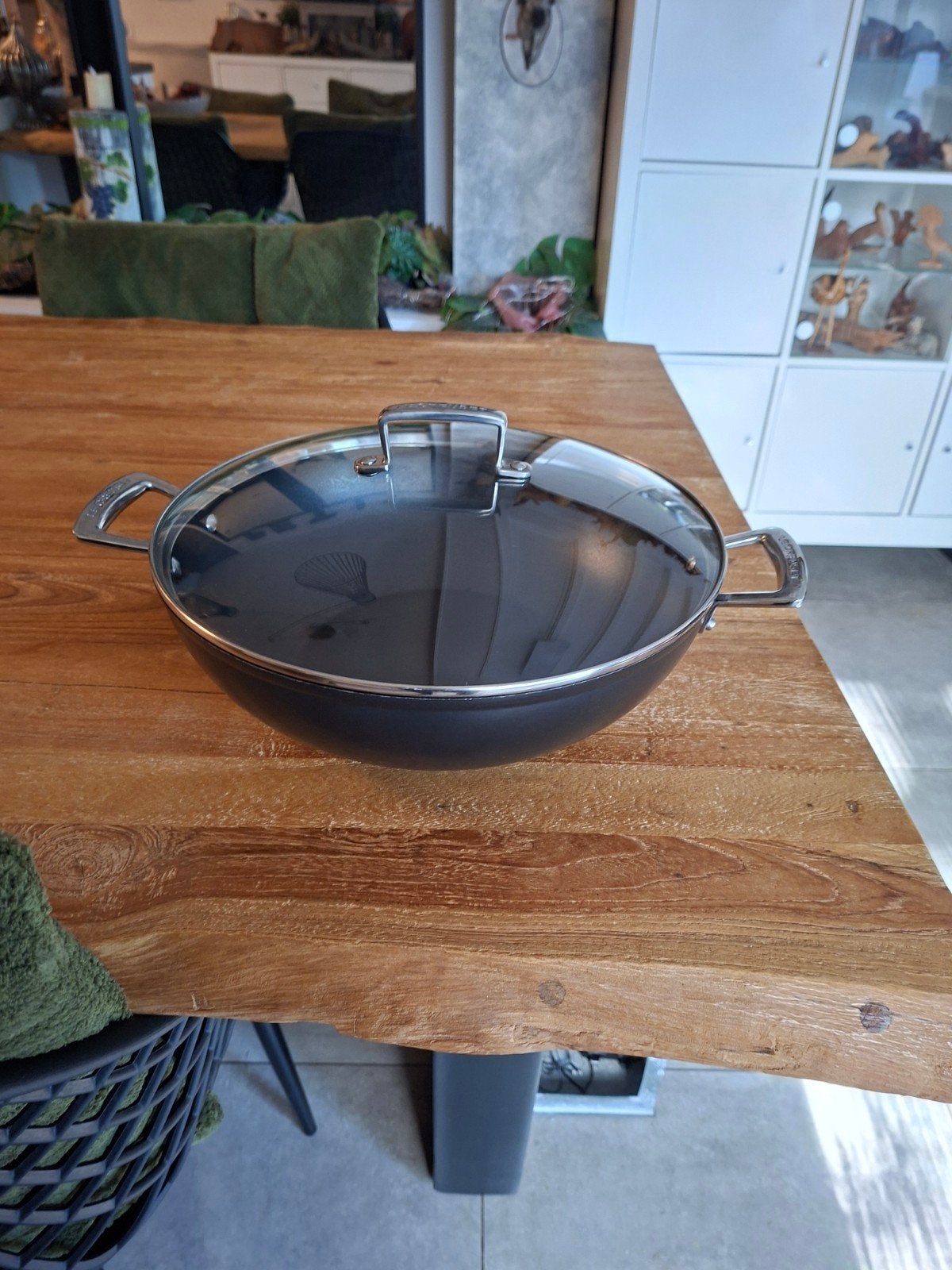 LE CREUSET grote zwarte pan met glazen deksel., Ophalen of Verzenden, Zo goed als nieuw, Aluminium, Le Creuset