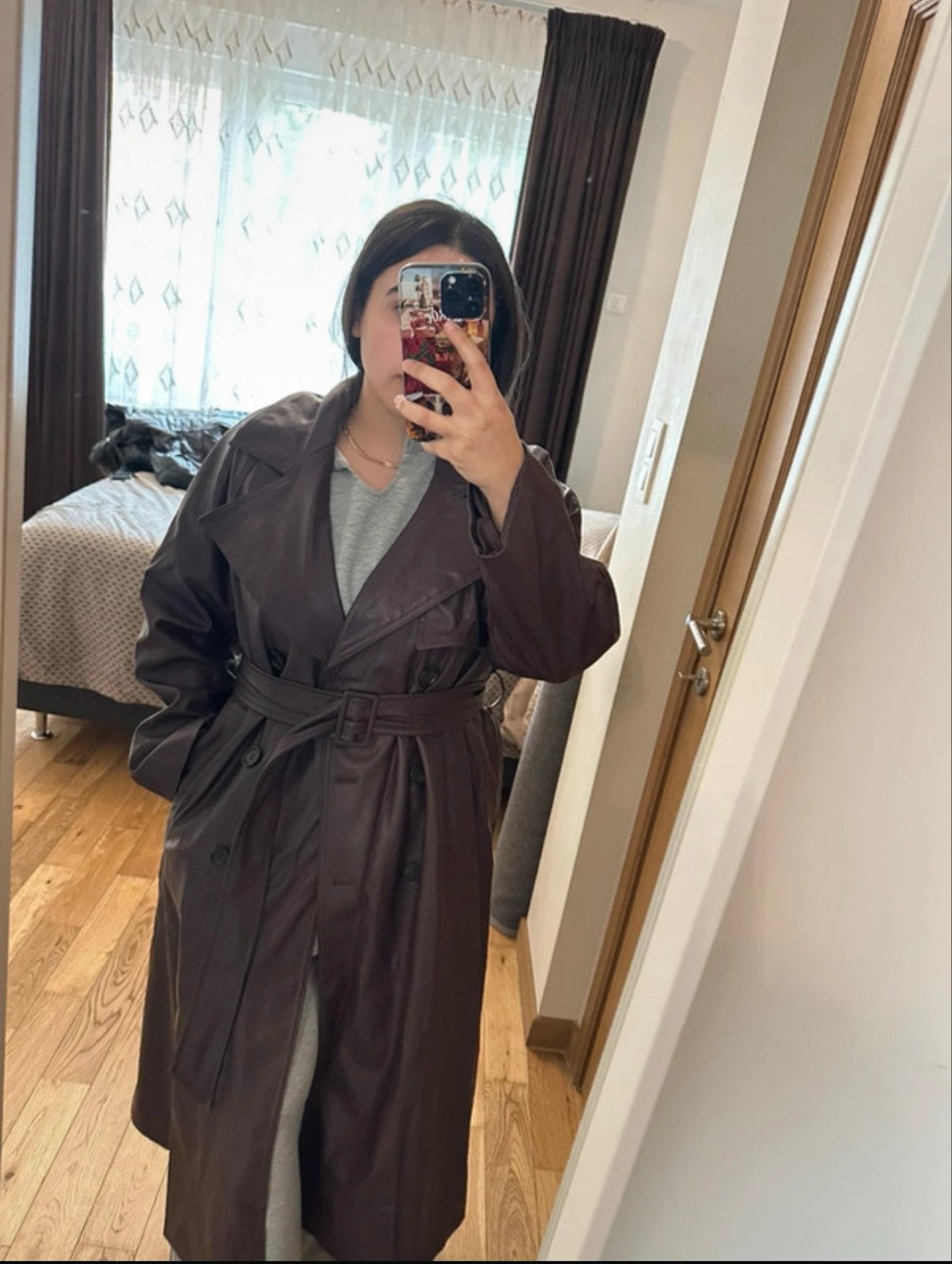 Nieuwe Bershka Trenchcoat - Aubergine - Maat L, Kleding | Dames, Jassen | Winter, Verzenden, Nieuw, Maat 42/44 (L), Paars