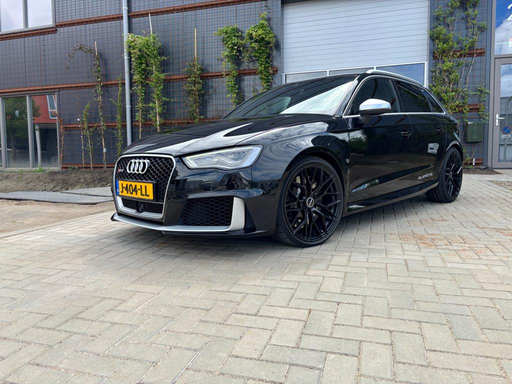 Audi RS3 2.5 270KW Sportback 2015 Zwart, Auto's, Audi, Automaat, Zwart, RS3, 367 pk