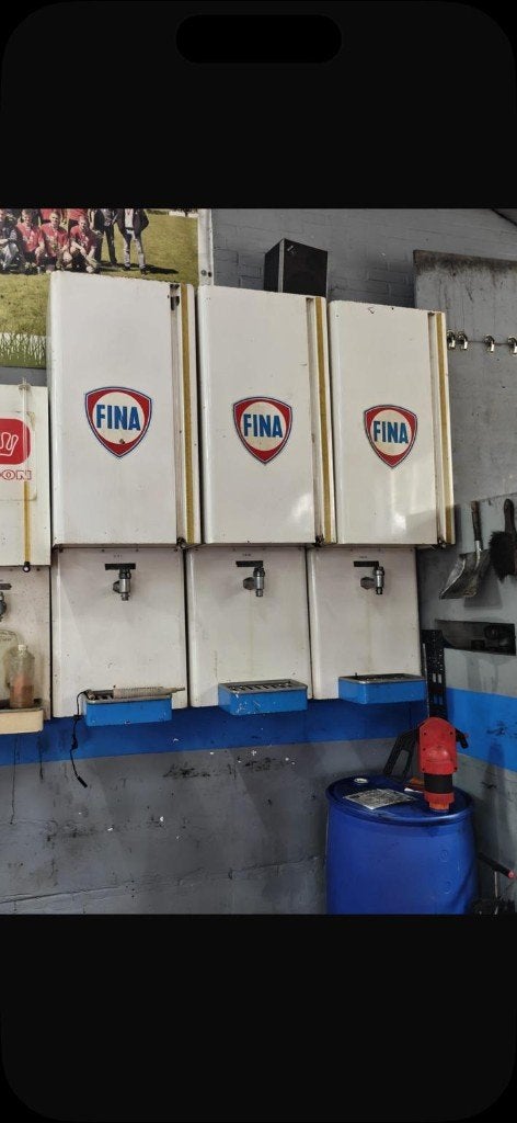 oliebar | Wandbar | Fina in goede staat |