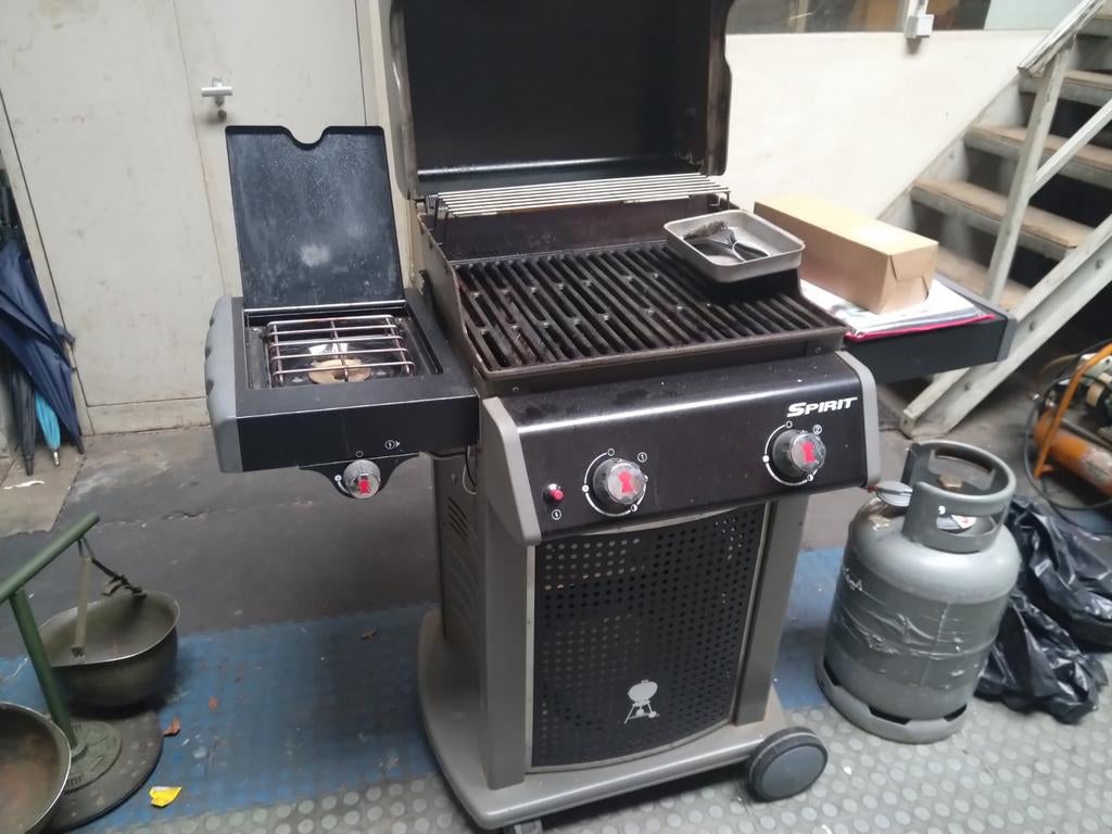 Weber Spirit Gasbarbecue met zijbrander en hoes, Ophalen of Verzenden, Gebruikt, Weber