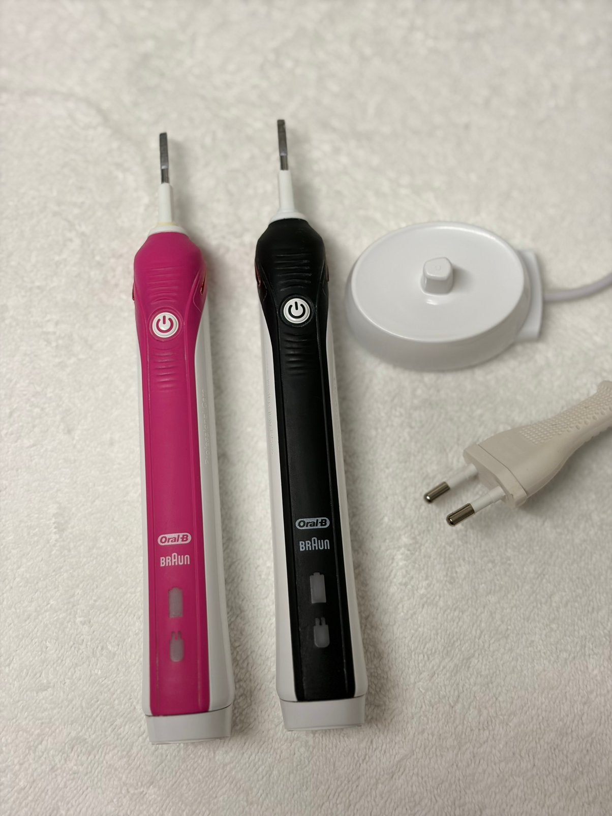 Oral-B Duo Elektrische Tandenborstels – Set van 2, Ophalen of Verzenden, Zo goed als nieuw, Tandenborstel