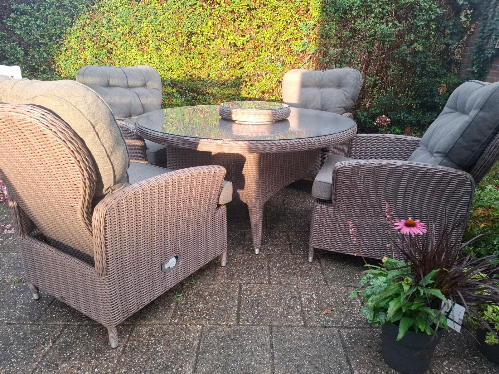 Luxe tuinset: tafel met glasplaat en 4 verstelbare stoelen, Tuin en Terras, Tuinsets en Loungesets, 4 zitplaatsen, Ophalen of Verzenden