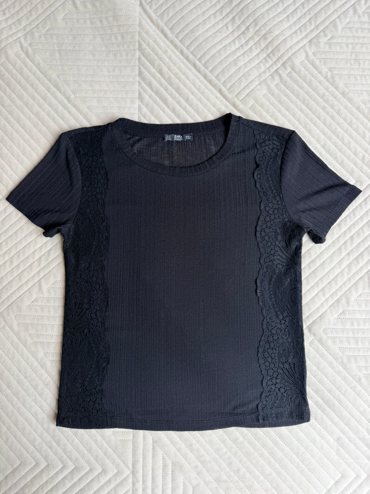 Top by Zara, size S, Ophalen of Verzenden, Gedragen, Zwart, Korte mouw