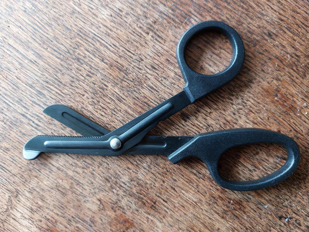 EMT noodschaar bij werken met touw voor bondage of Shibari, Verzenden