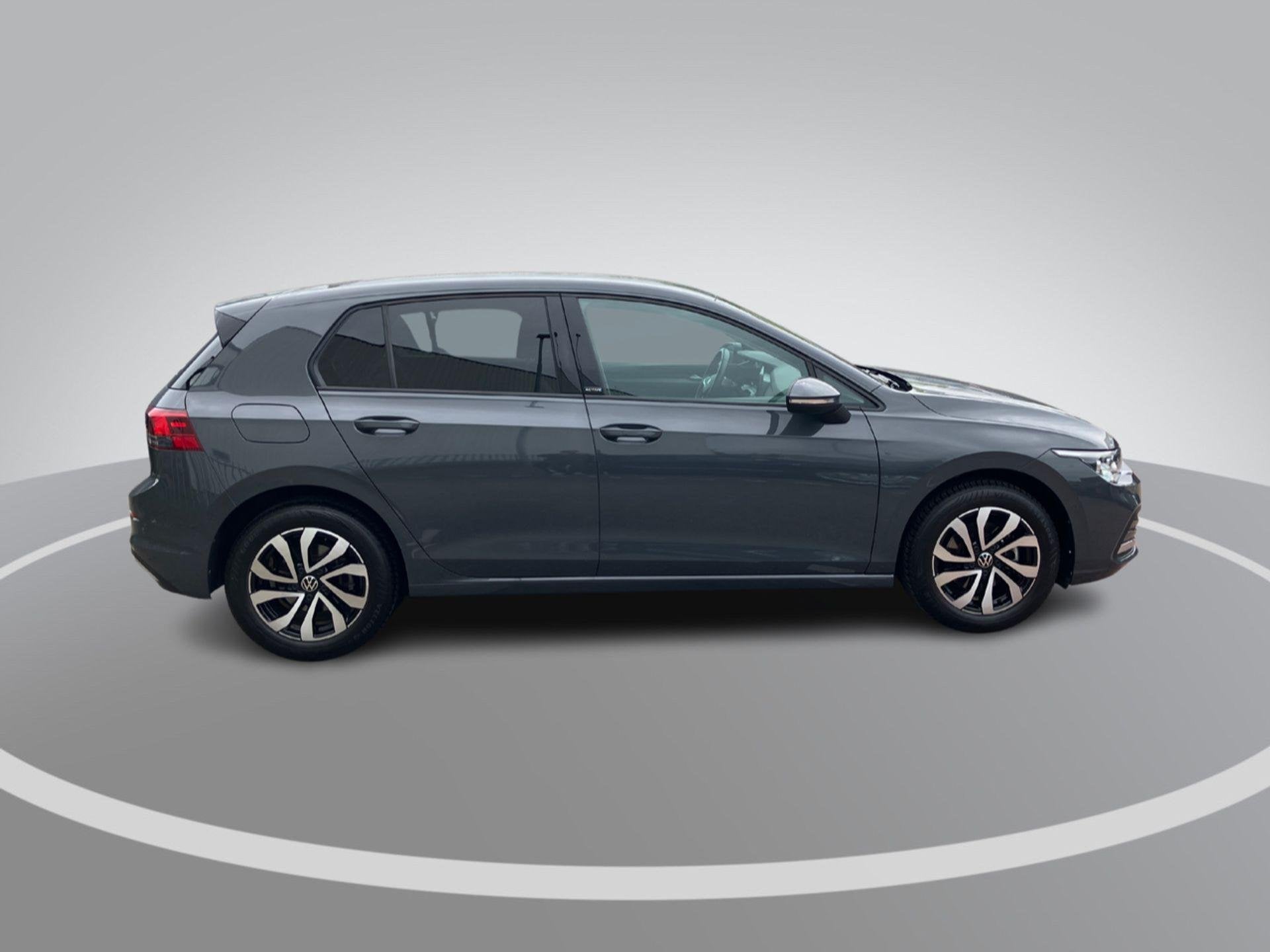 Volkswagen Golf 1.5TSI/150PK Active · Navigatie · Camera +, Voorwielaandrijving, Stof, Euro 6, 4 cilinders