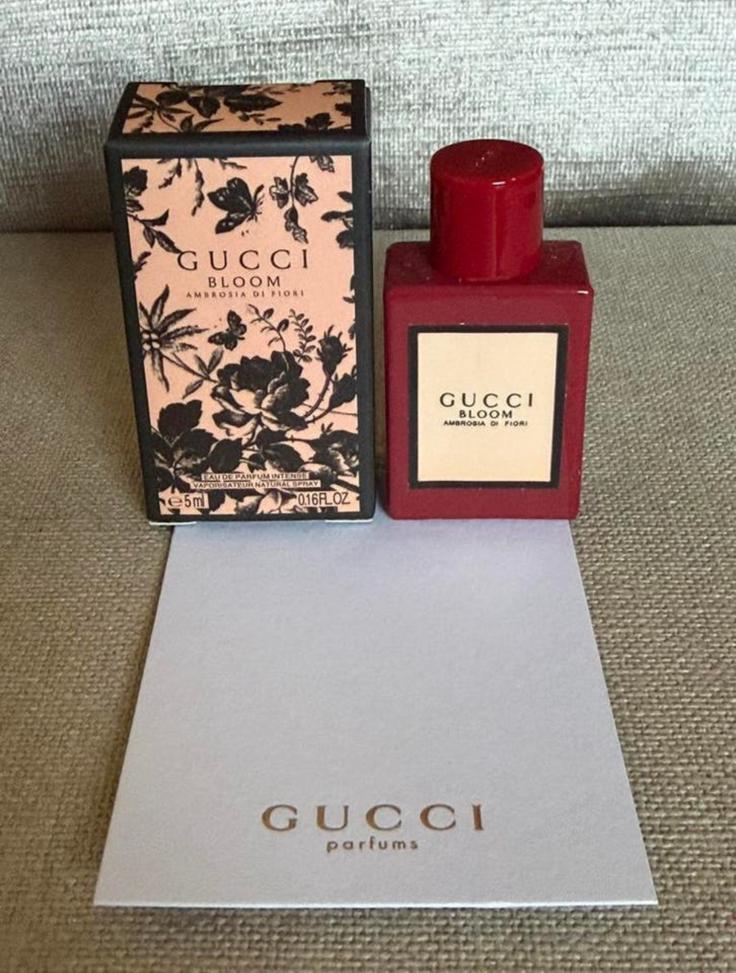 Miniatuur Gucci Bloom Ambrosia di Fiori 5 ml edp + cadeautas, Ophalen of Verzenden, Nieuw, Miniatuur, Gevuld
