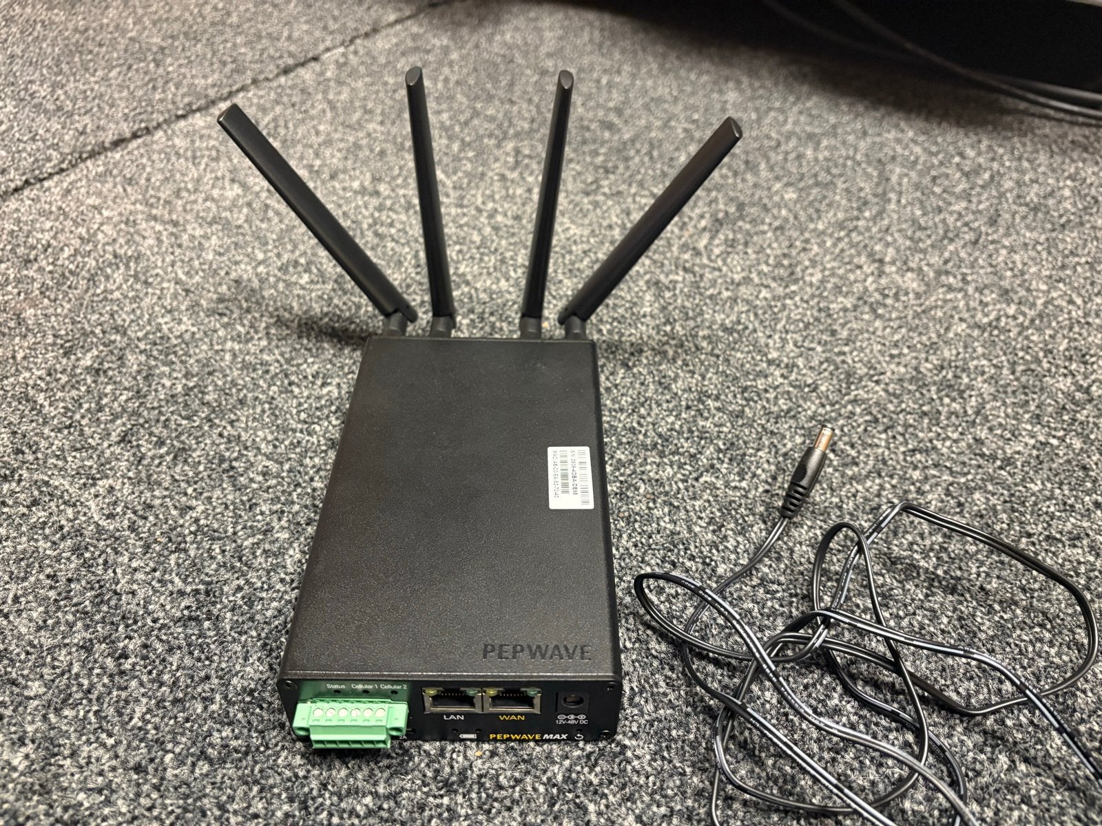Peplink Pepwave MAX BR1 Mini LTE Router, Ophalen of Verzenden, Zo goed als nieuw, Router