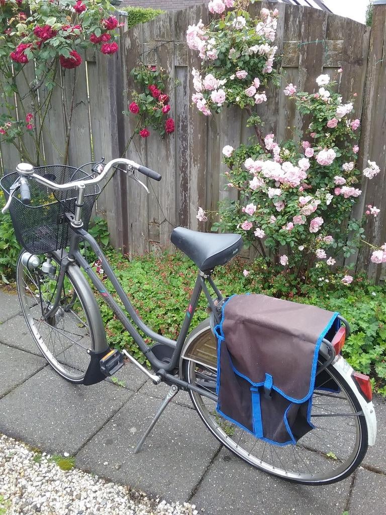 Damesfiets, Fietsen en Brommers, Ophalen, Zo goed als nieuw