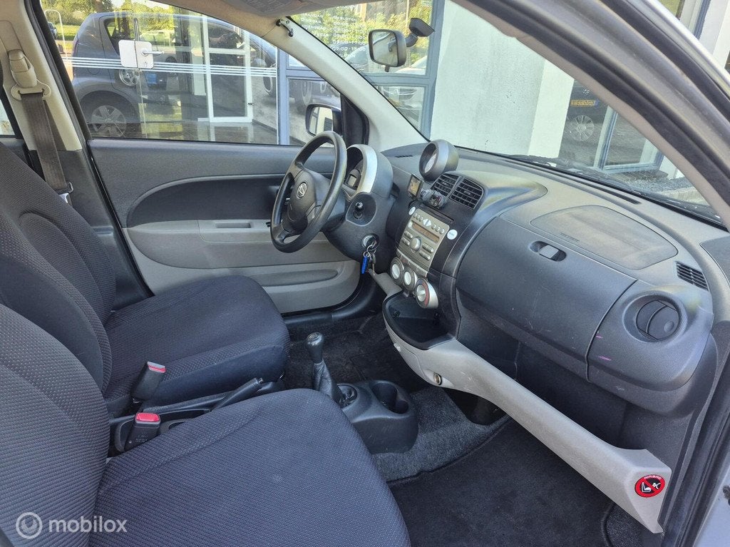 Daihatsu Sirion 2 1.3-16V Comfort 5DRS,|Airco|3-6-2027 APK!, Auto's, Daihatsu, Voorwielaandrijving, Stof, 31 €/maand, 4 cilinders